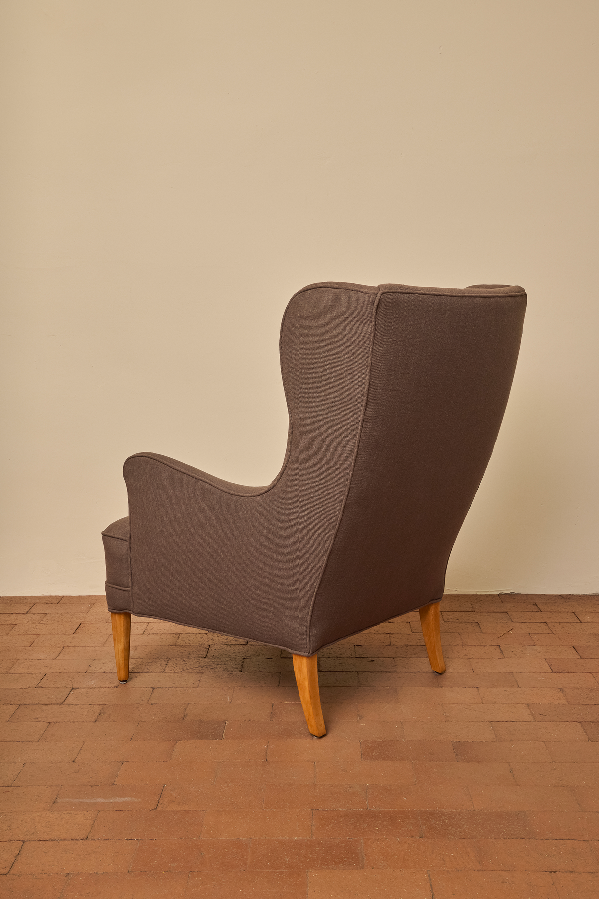 SCANDINAVIAN WINGBACK LOUNGE CHAIRS