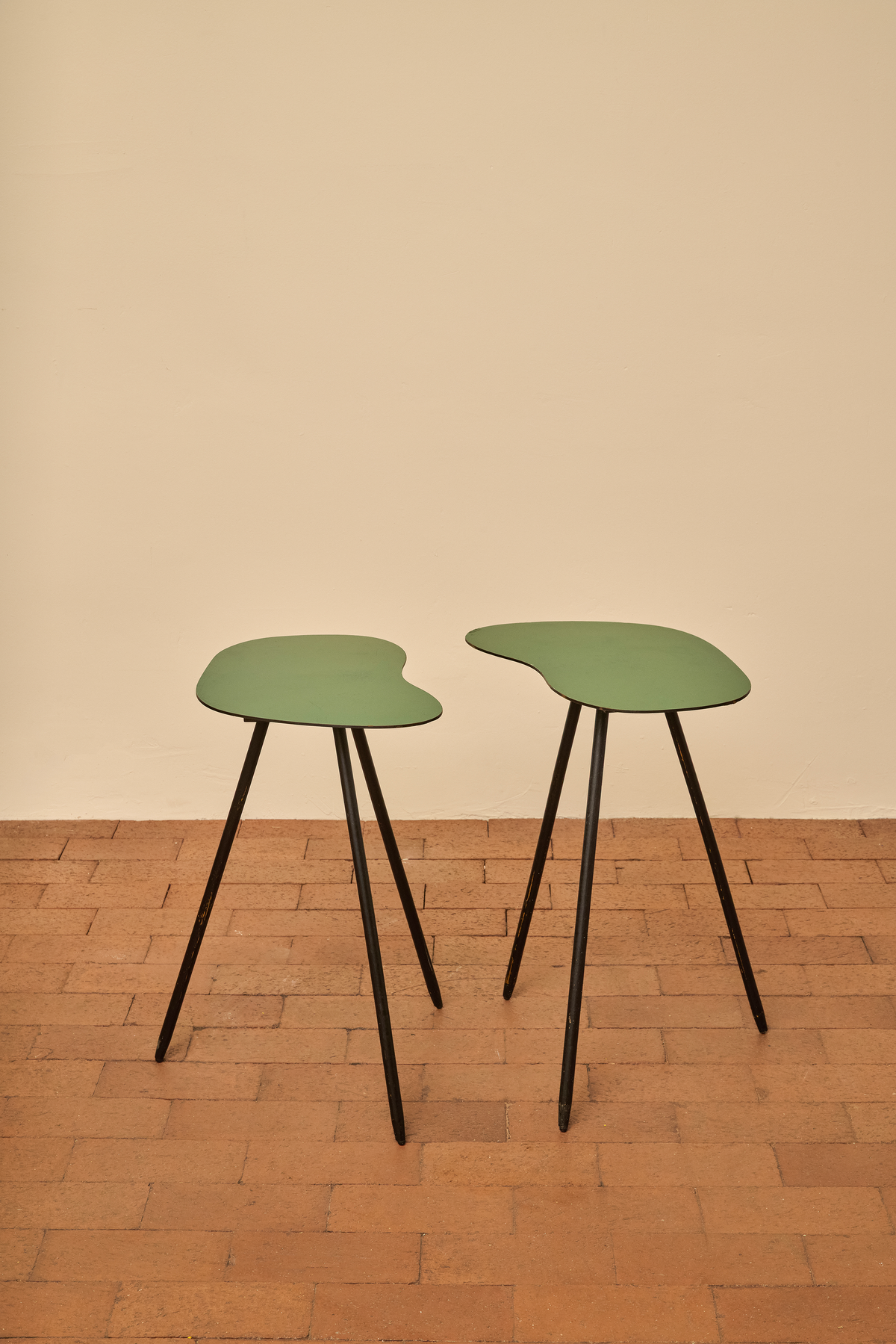 KIDNEY SIDE TABLES