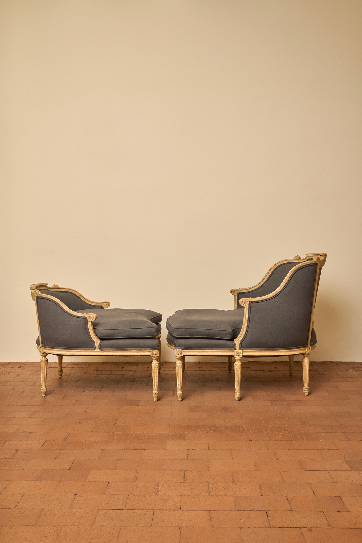 LOUIS XVI-STYLE DUCHESSE BRISÉE