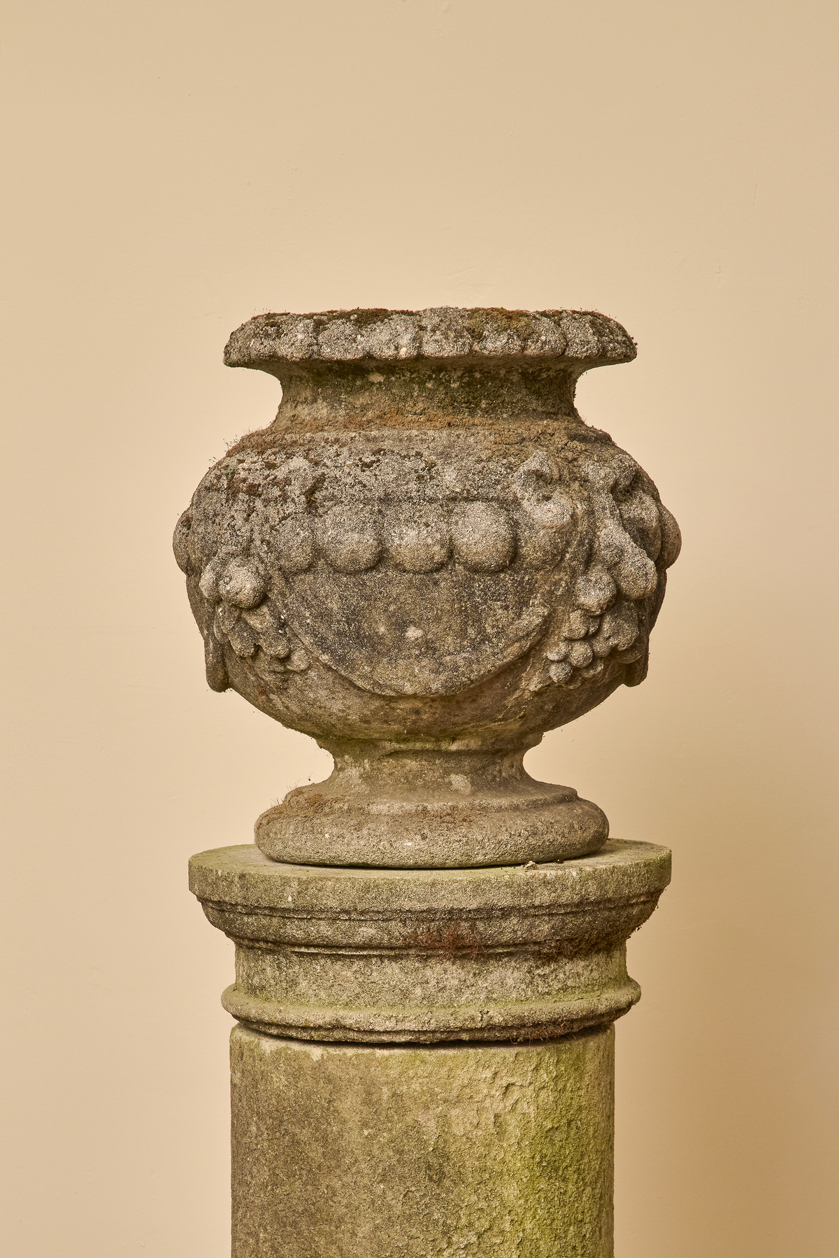 STONE GARDEN URN
