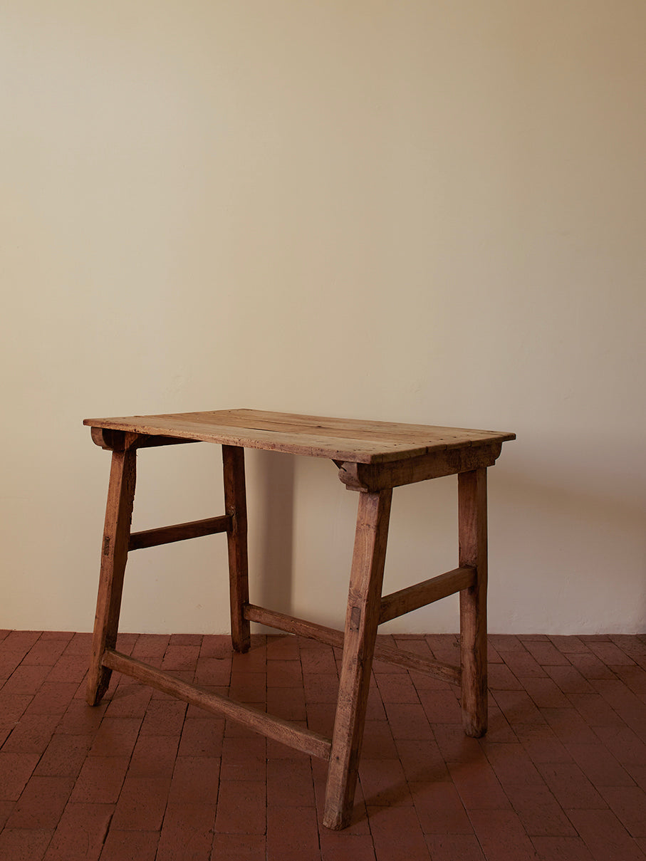 PERUVIAN TABLE