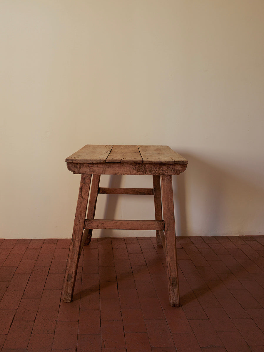 PERUVIAN TABLE