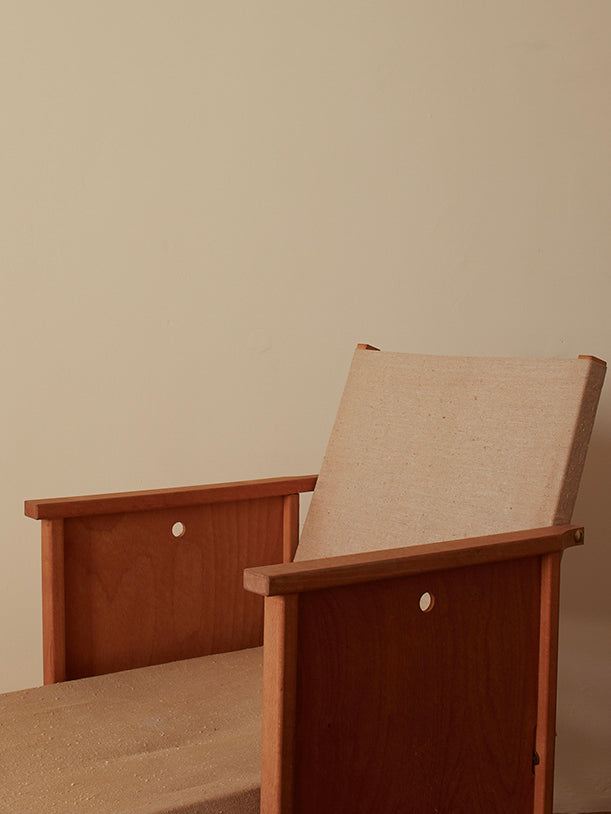 WORKING HALF-SCALE PROTOTYPE SUNBED